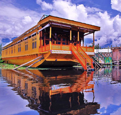 Srinagar Self Drive Car